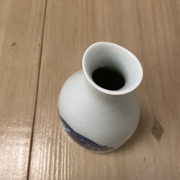 Porsgrund Norway Blue and White Peanut Shaker or Bud Vase - Picture 7 of 7